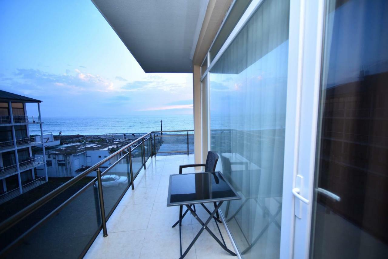 Sunshine Hotel Kvariati Εξωτερικό φωτογραφία